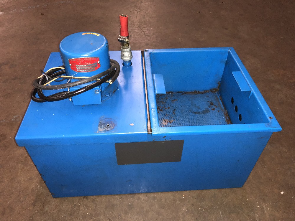 Coolant Systems Gusher Coolant Tank & Pump